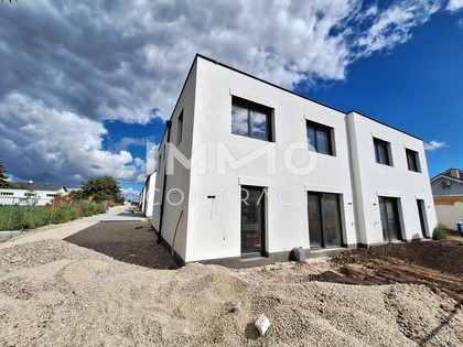 Mehrfamilienhaus in 2320 Kledering, Schwechat